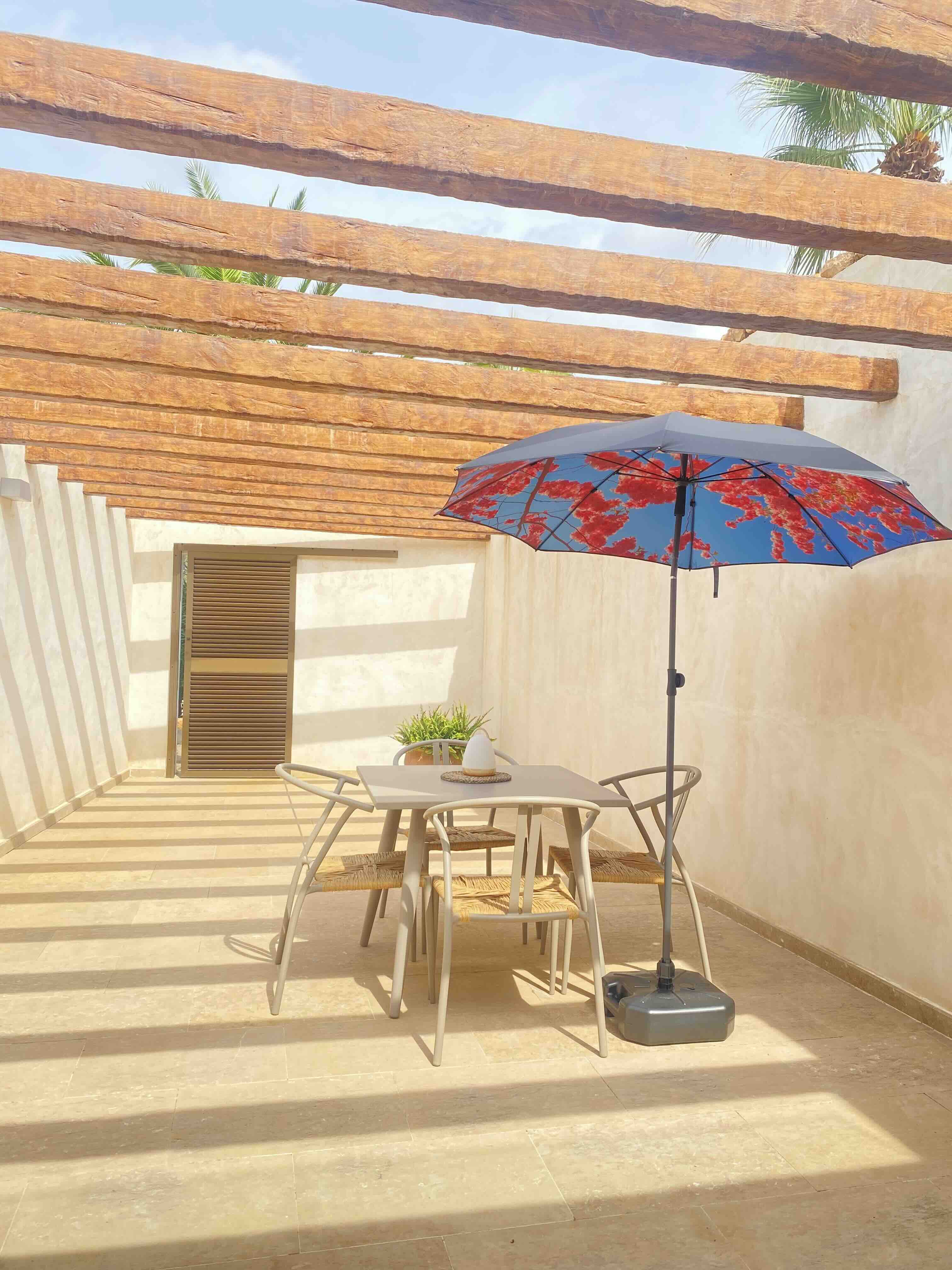 Stay Cool & Stylish: HAPPYSWEEDS Designer Parasols Ready for Delivery!