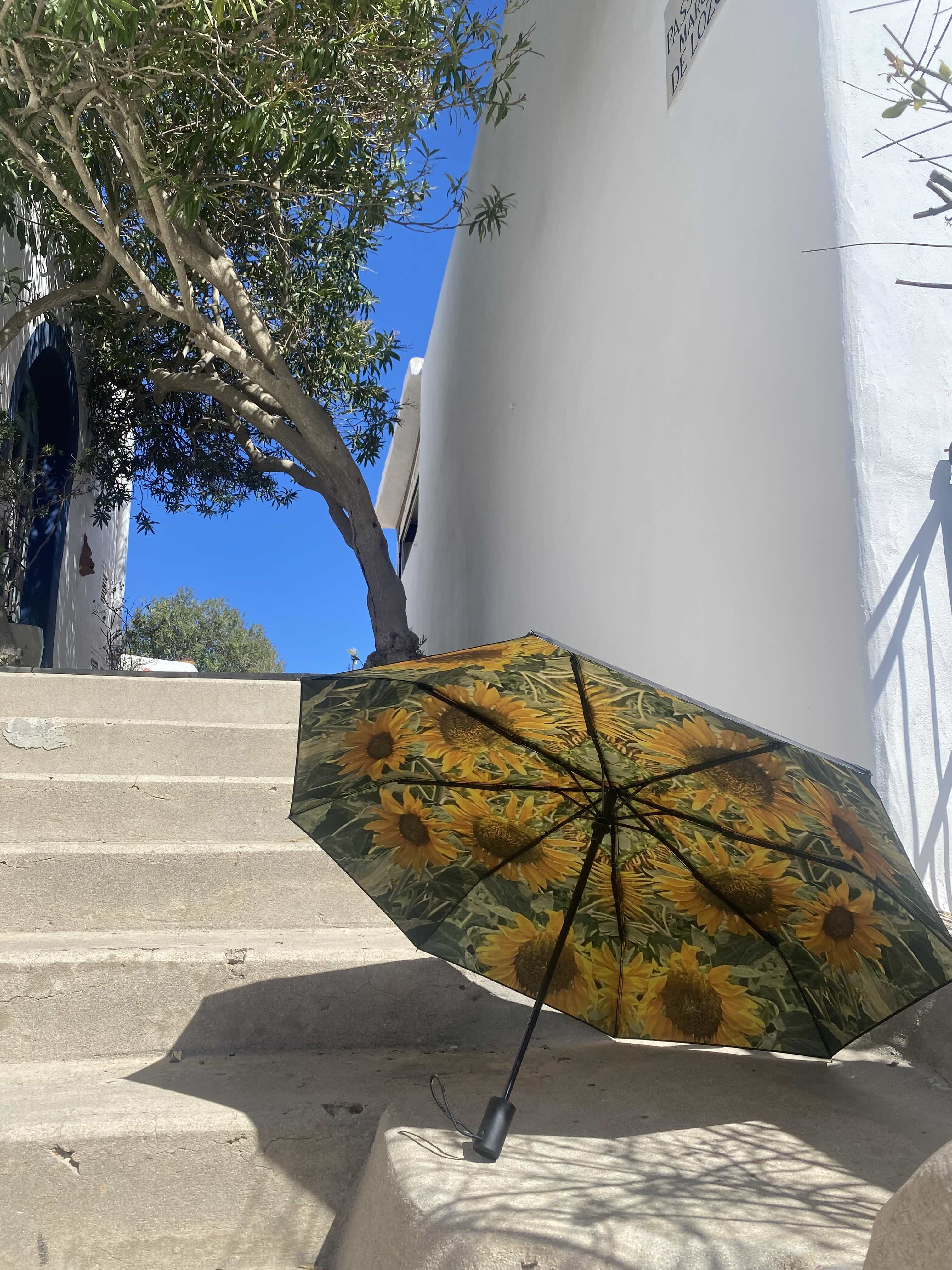 Sunflower Umbrella – Radiant, Windproof & UPF50+ Protection.