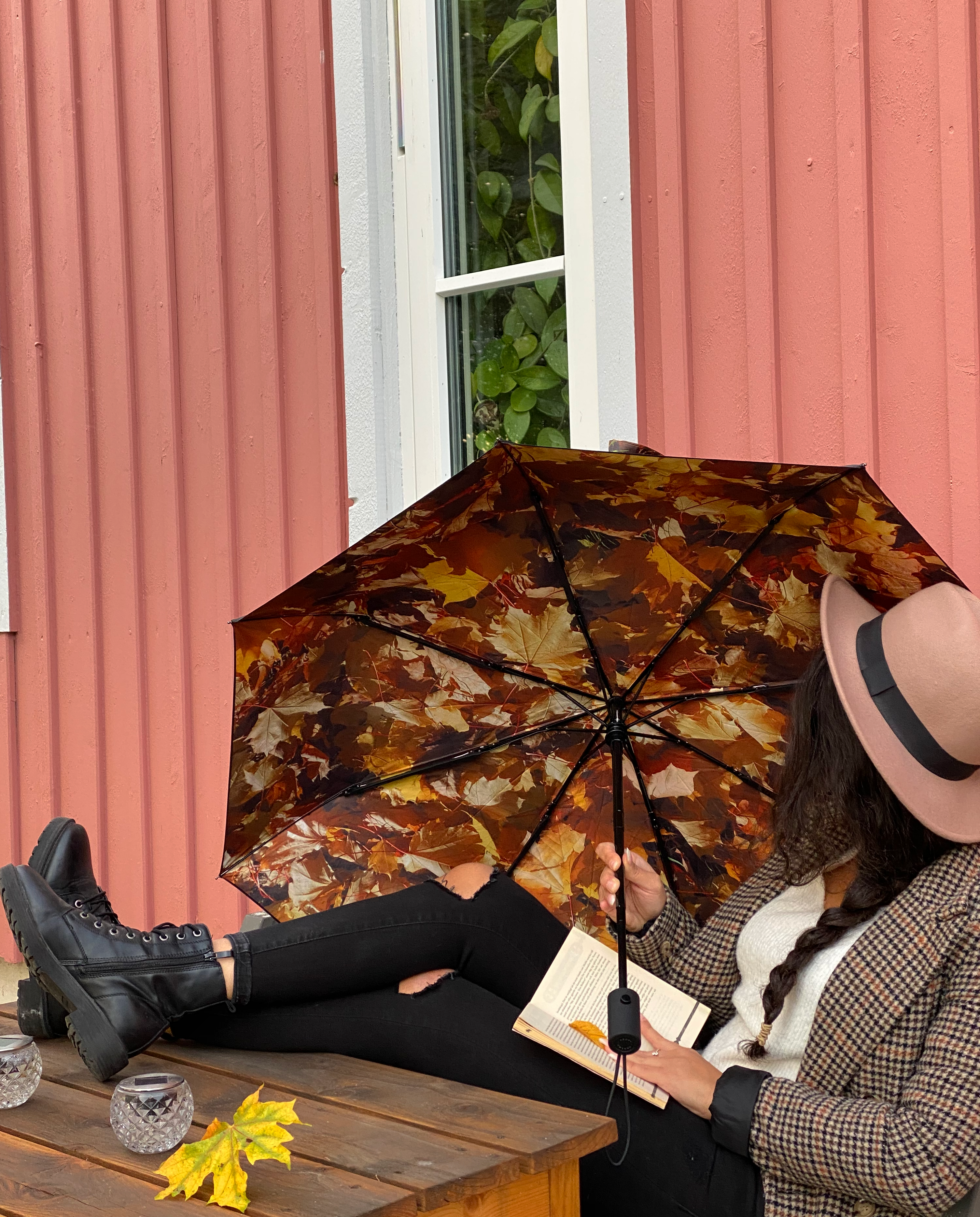 Höst Umbrella – Autumn Charm, Windproof & UPF50+ Protection.